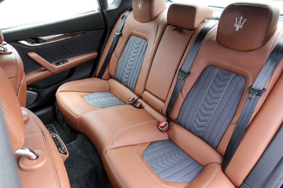 Интерьер Maserati Quattroporte GTS GranLusso 2016 года  (фото 37 из 44)